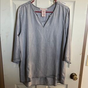 Philosophy Large Gray 3/4 sleeve with button blouse